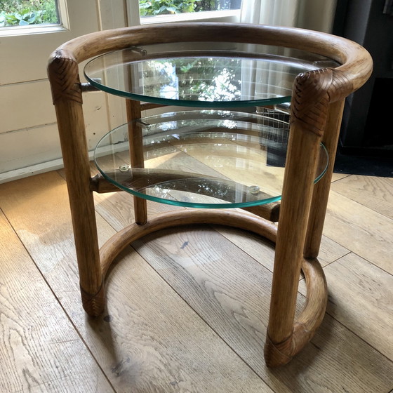 Image 1 of Rotan tafel 