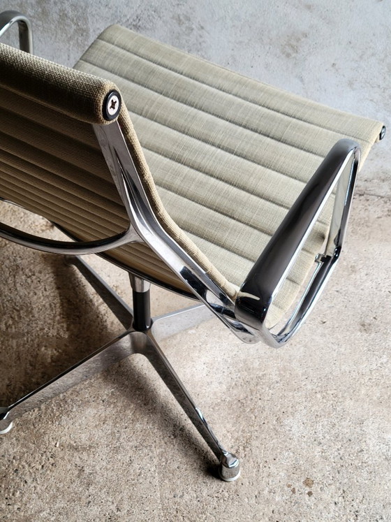 Fauteuil Lounge Vintage Eames EA 115 pour Herman Miller – Buffet bas, Aluminium (photo 9 of 10)