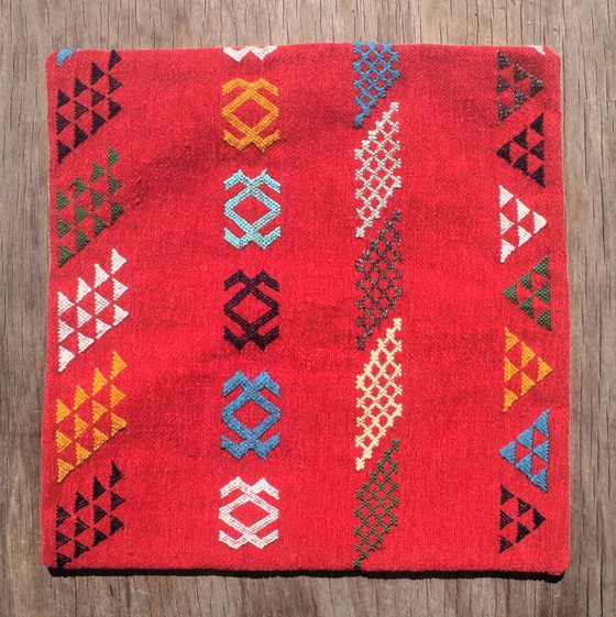Set aus 2 handgewebten marokkanischen Berber Wollkissenbezügen 45 × 45 cm | Authentische Amazigh Textilien (photo 5 of 10)