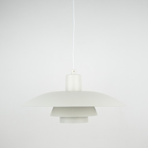 Paar van 2 Deense vintage hanglampen van Poul Henningsen, Louis Poulsen, 1966