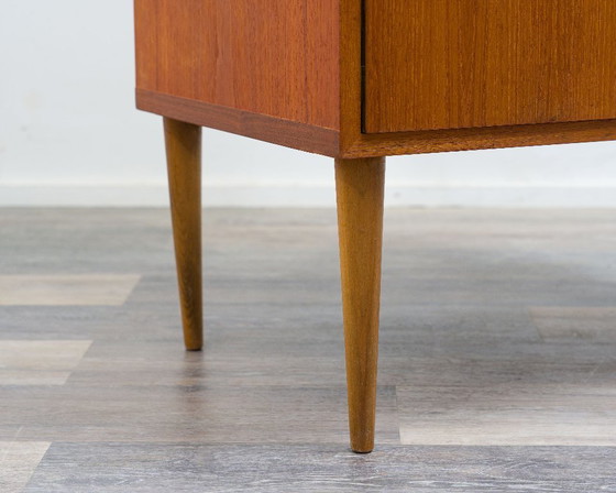 Image 1 of Cómoda de teca de los años 60 con estante de dos piezas