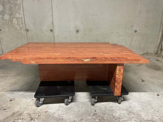 Image 1 of Table basse italienne en travertin Rosso