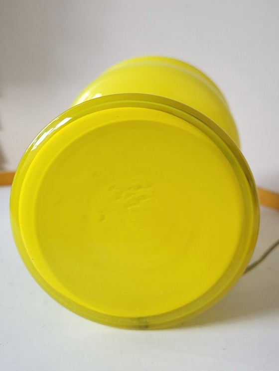 Image 1 of Lampada da tavolo vintage in vetro di Murano, giallo, Italia, anni '60