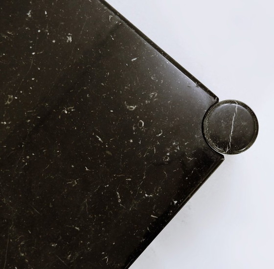 Image 1 of Vierkante salontafel in zwart marmer - Gae Aulenti-stijl - jaren 70