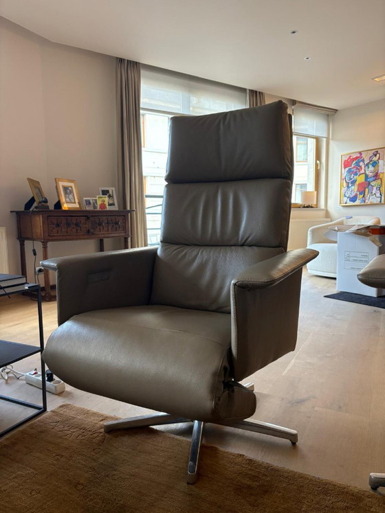 Twee (2) verstelbare relax-fauteuil in taupe leer, Durlet, Verstelbare relaxstoel, Metaal, Modern (foto 6 van 6)