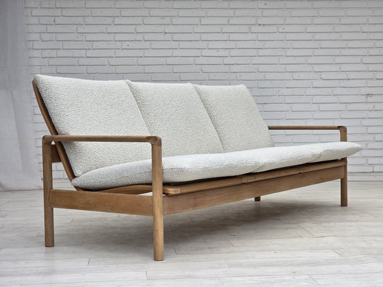 Image 1 of Sofá danés de tres plazas renovado, década de 1970, madera de roble macizo