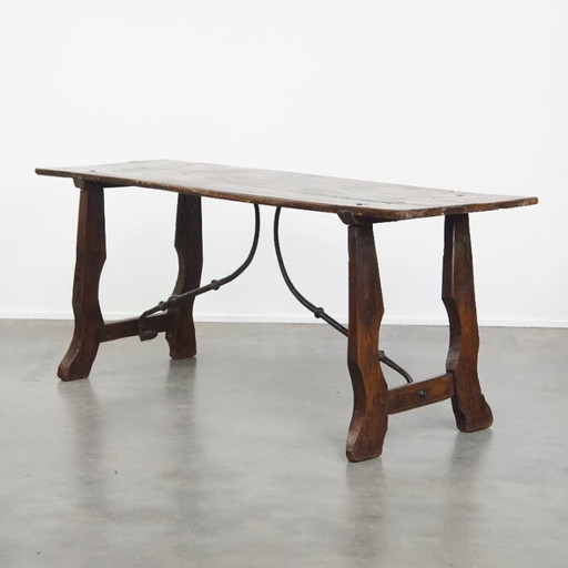 Antique Spanish side table/dining table, 18 century