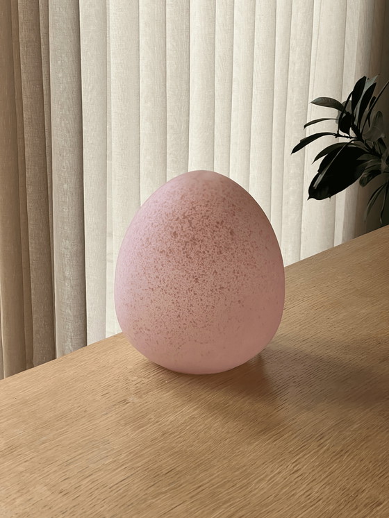 Image 1 of Vintage Glass Egg-Shaped Pink Table Lamp