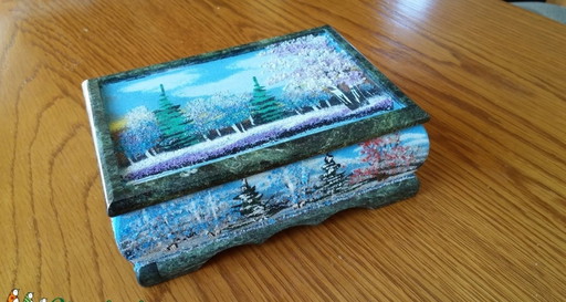 Schmuckkästchen aus Stein. Serpentin- und Marmorsteine.