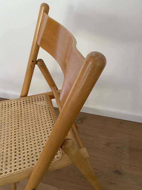 Lot de 2 chaises Habitat vintage - Chaises pliantes - Bois de hêtre et sangles en rotin - Années 70/80 (photo 9 of 13)
