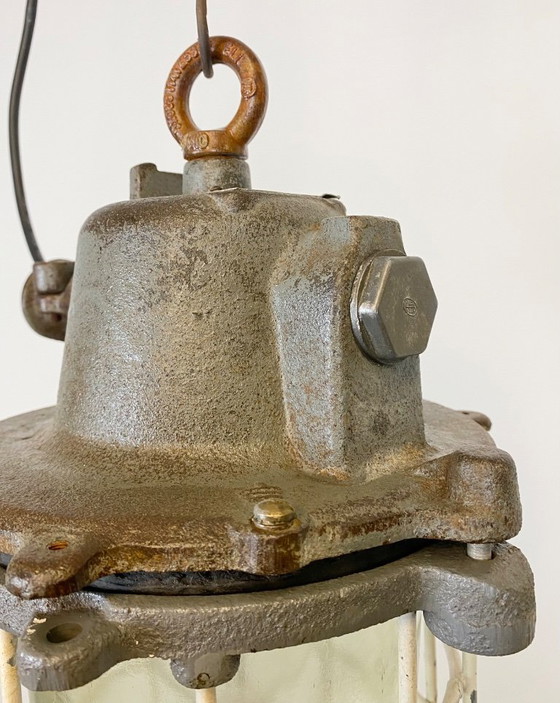 Image 1 of Suspension industrielle en fonte grise, style cage, années 1970