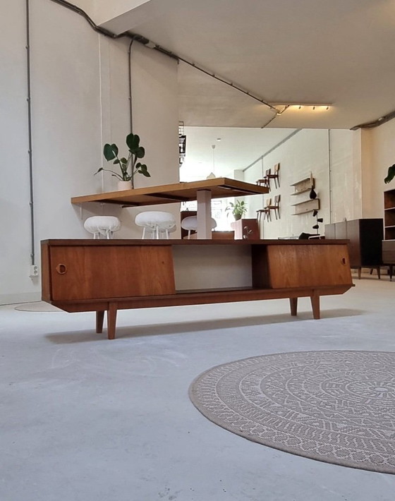 Image 1 of Tablero bajo de mediados de siglo