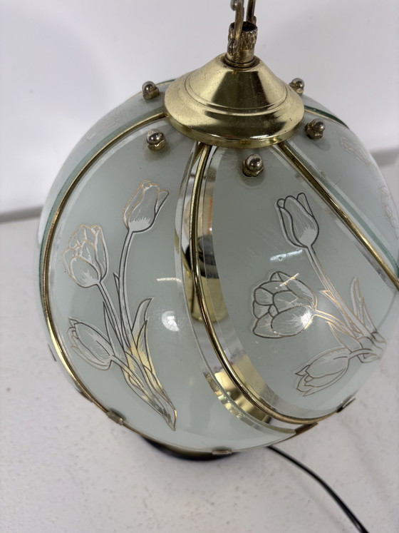 Image 1 of Vintage Hollywood Regency table lamp – brass, porcelain with flowers and etched frosted glass – with touch control on the base