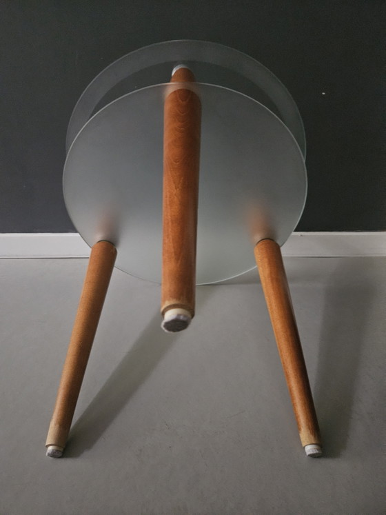 Image 1 of Table d'appoint trépied en verre style futuriste années 1970