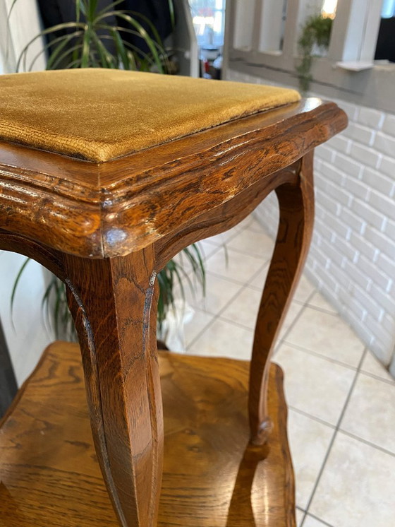 Image 1 of Conjunto de mesa y taburete estilo Luis XV en roble macizo