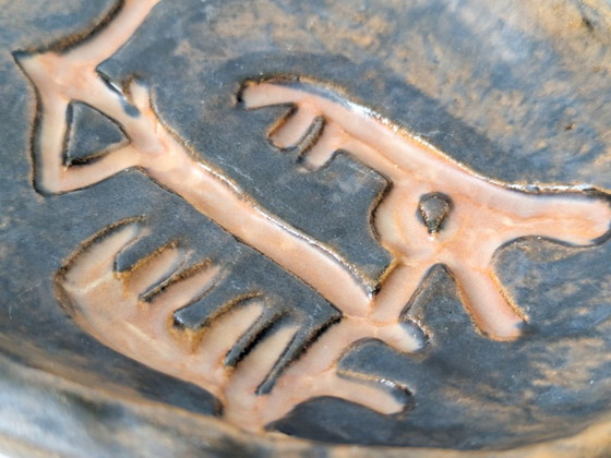 Vassoio portaoggetti vintage in ceramica danese di Emil Ruge, con sgraffito e stile arte primitiva. (photo 10 of 13)