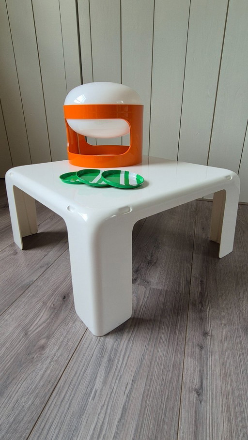 Vintage weißer Beistelltisch von C&B/B&B Italia, Modell 4 Gatti, Nr. 1