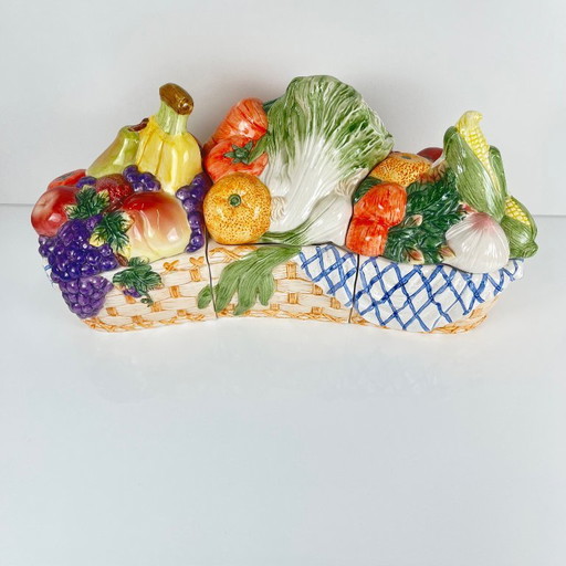 Panier en faïence trois pièces avec couvercles pour fruits et légumes, style majolique italienne, années 1980