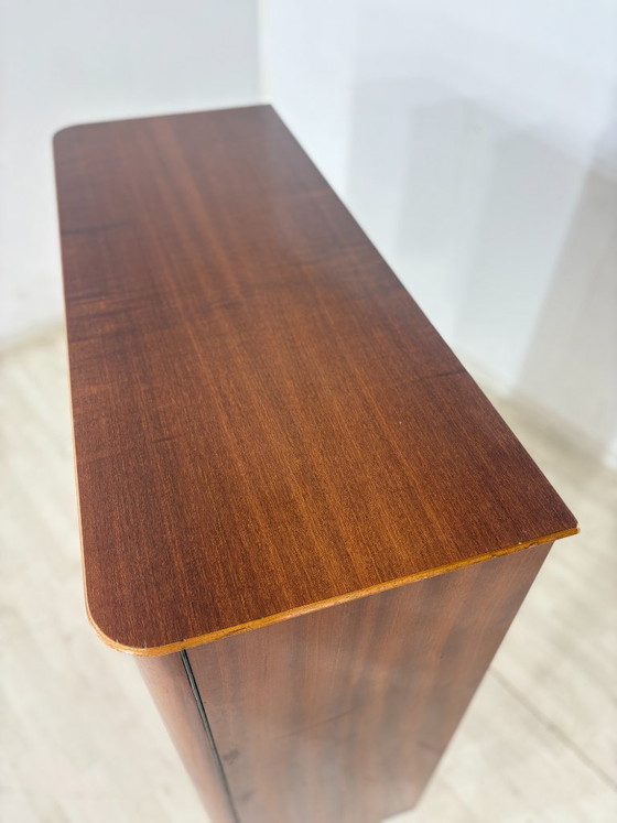 Image 1 of Mahoniehouten kledingkast / Kledingkast in mid-century stijl / Vintage linnenkast uit de jaren 60