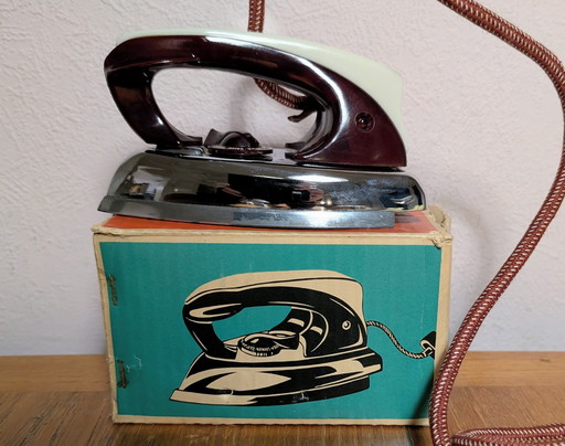 Travel iron