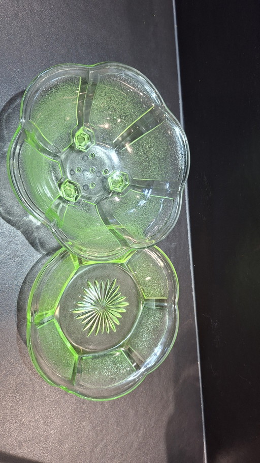 Frutos del vidrio de uranio