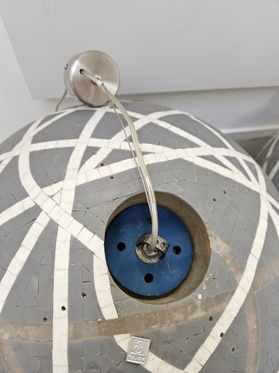 2 Exclusieve Kayak Mozaïek Hanglampen XL Ø 60 – Stone (photo 5 of 15)