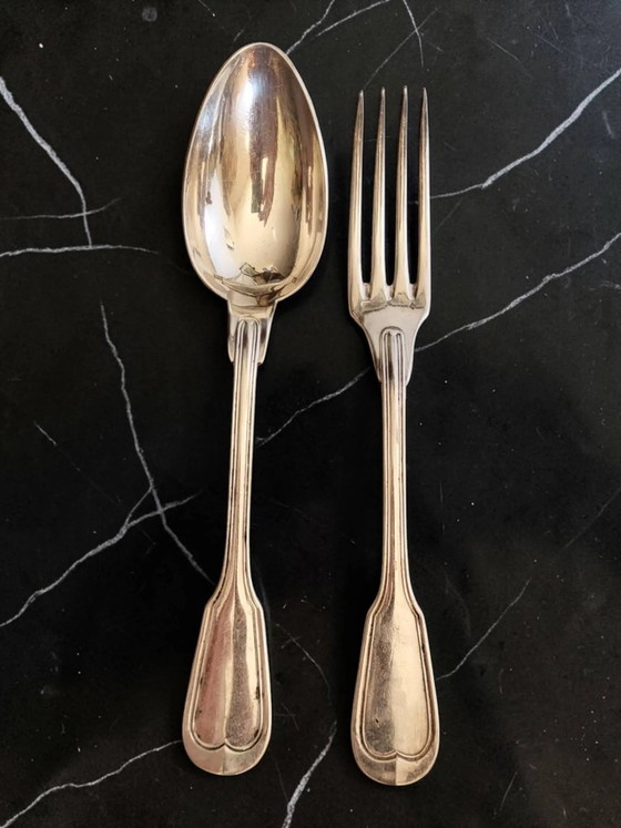 24 couverts de table en métal argenté modèle filet. (photo 6 of 10)