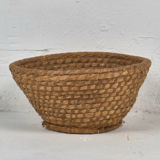 Decorative antique wicker basket (c.1930) #2