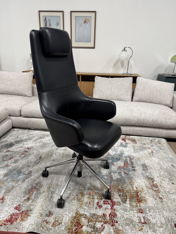 Image 1 of Vitra Repos