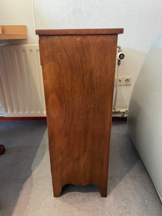 Image 1 of Demi-meuble classique en bois avec tiroirs et portes