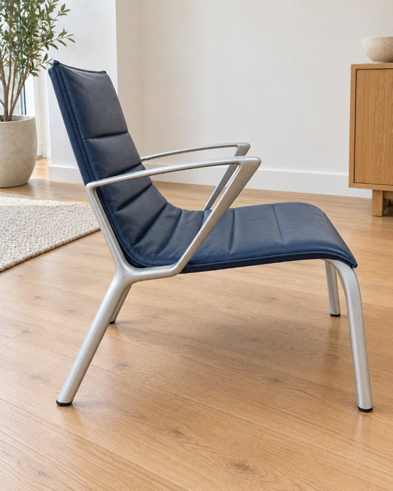 Selling an almost new Alias Armchair! – Leather, Metal (photo 4 of 5)