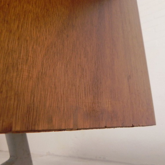 Escritorio industrial con 2 cajoneras, década de 1960. – Wood, Iron (photo 26 of 32)