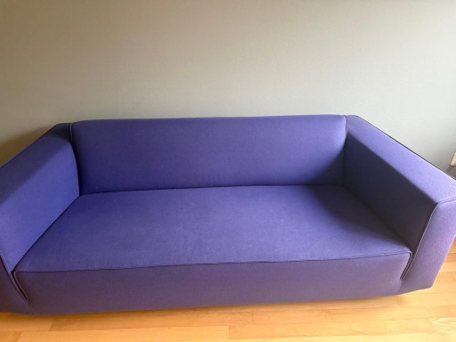 Bloq 3-zitsbank (paars/blauw), Bloq Fauteuil (geel/oker én paars/blauw),