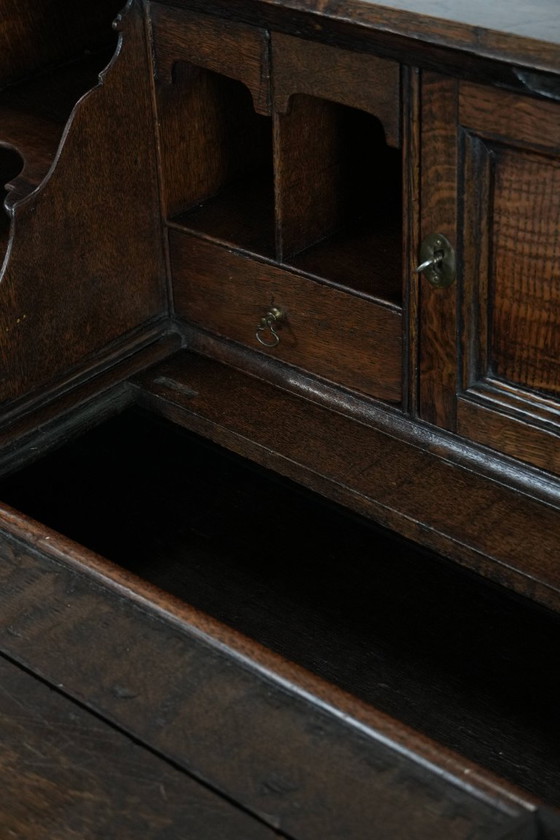 Image 1 of Commode/bureau/commode anglaise ancienne en chêne du XVIIIe siècle