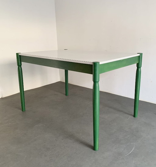 Italiaanse eettafel uit de jaren 70