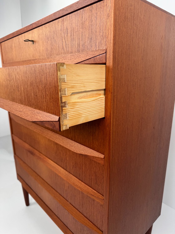Image 1 of Finnish Mid-Century Chest of Drawers by Oy Wilhelm Schauman – Sculptural Teak Design