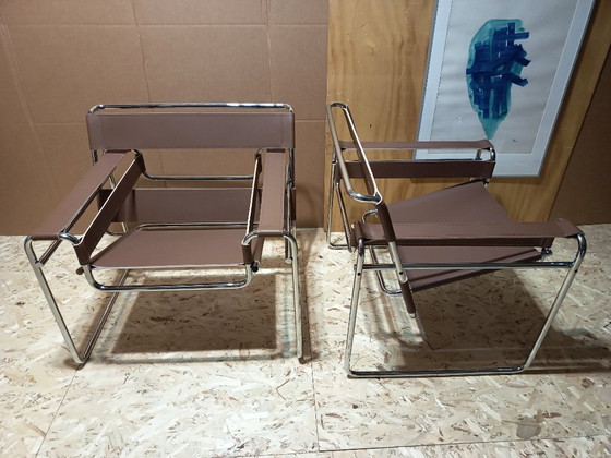 Image 1 of Poltrone Knoll Wassily B3 2 nuove/usate in pelle color noce di Marcel Breuer € 4.400
