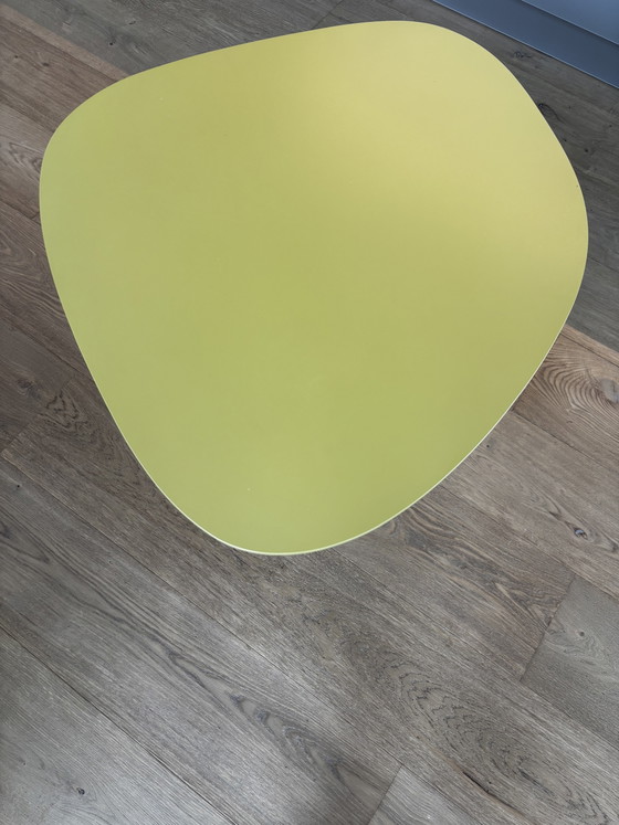 Image 1 of Leolux Liliom coffee table