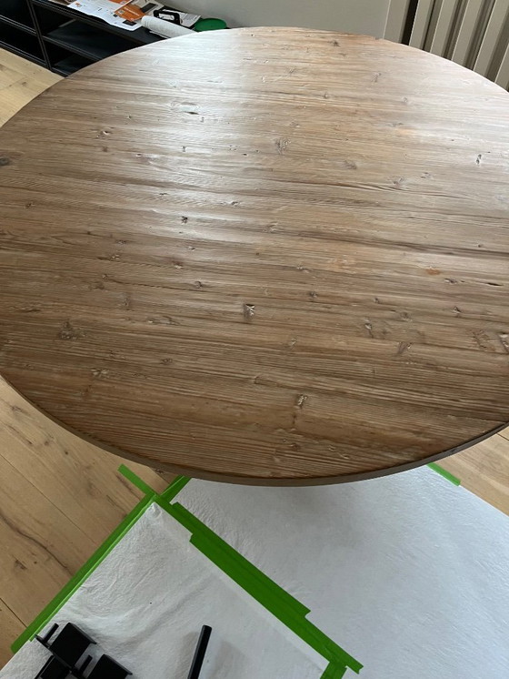 Image 1 of Unique design dining table round 150cm solid oak