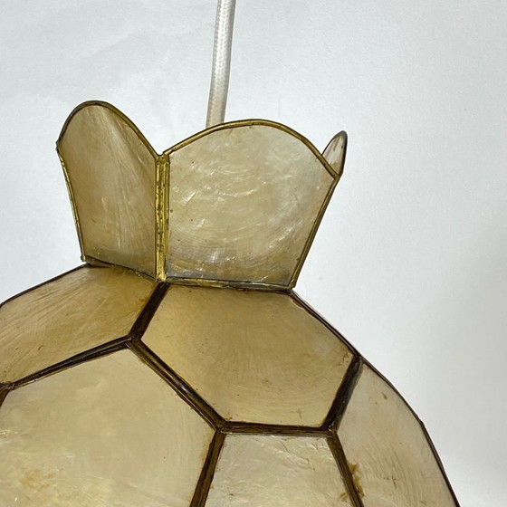 Pair of Capiz Pearl Pendant Lights, 1950s – Pendant lamps, Stone (photo 4 of 9)