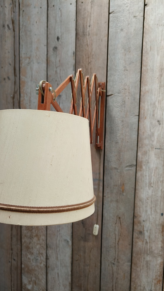 Image 1 of Vintage design Scandinavische teak jaren 50 schaarlamp