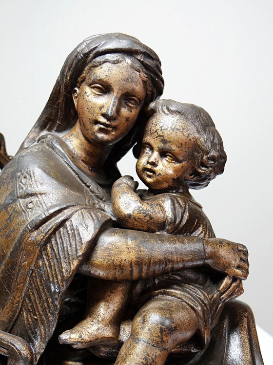Image 1 of Estatuilla de zinc patinado de la Virgen de la Silla, finales del siglo XIX/principios del siglo XX.