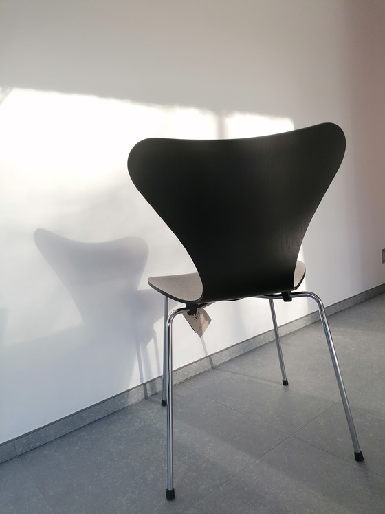 Image 1 of Nuevas sillas mariposa Fritz Hansen Serie 7 Arne Jacobsen