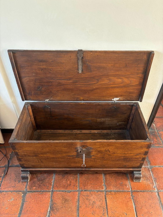 Image 1 of Cofre para mantas de madera de pino español (Antiguo)