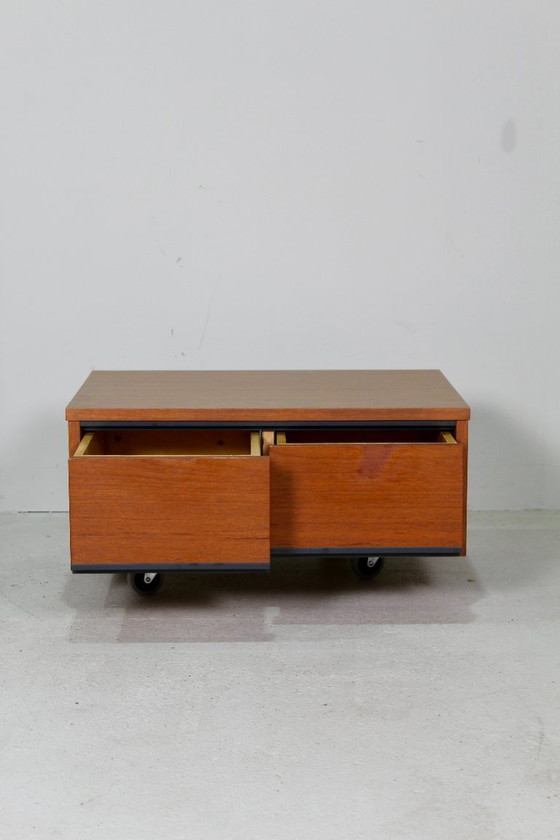 Image 1 of Ensemble vintage d'armoires suspendues