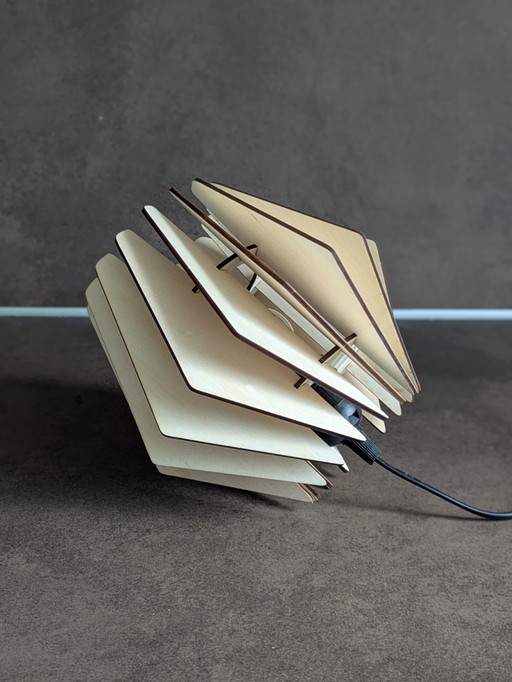 Wooden design spotlight