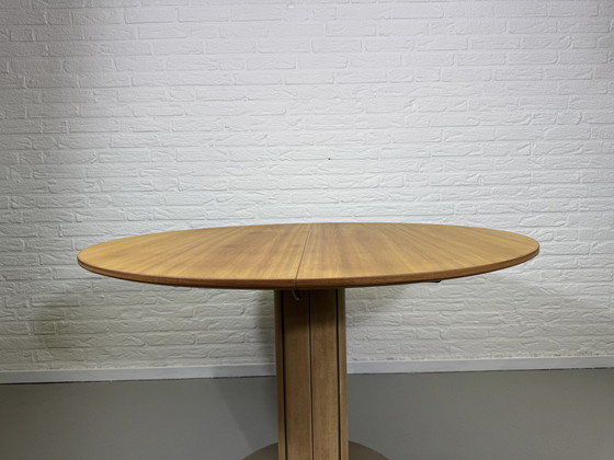 Image 1 of Lasko uitschuifbare design tafel eiken. 