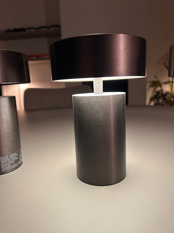 4x Column Portable Lampes de la marque de design Audo Copenhagen, Menu Space, Aluminium, Marron (photo 6 sur 8)