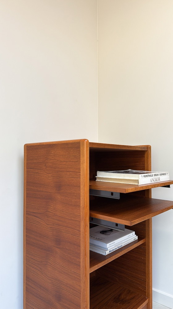 Vintage Deens teakhouten kast (audio- of platenmeubel) – Vildbjerg Møbelfabrik, Opbergkast, Wood (photo 3 of 9)