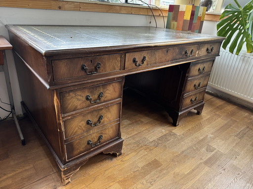 Escritorio antiguo